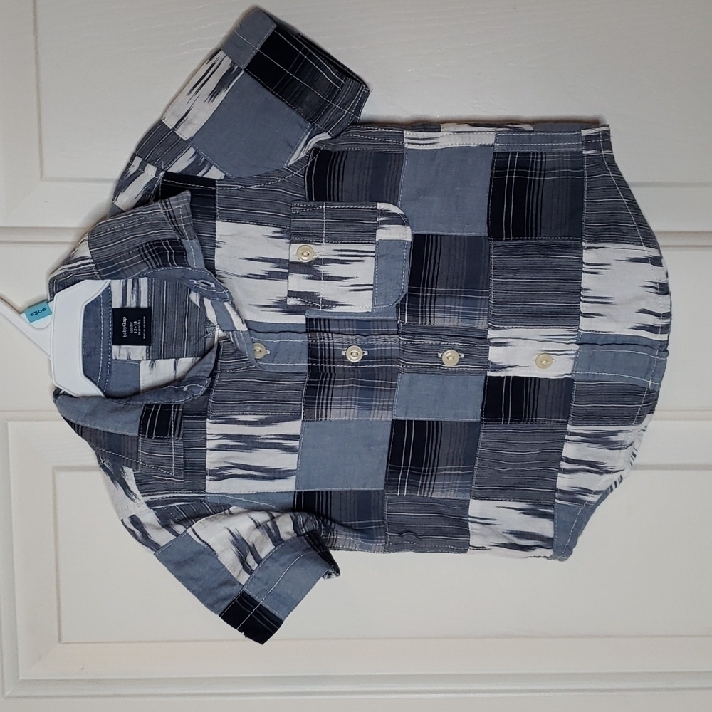𝅺baby Gap Blue Button Down Shirt Size 12-18 months NWOT